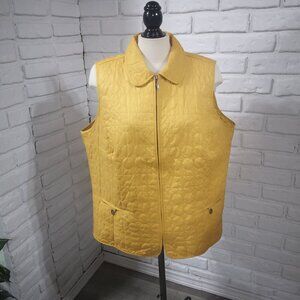CJ Banks Ladies Lightly Quilted Gold Lined Full Zip Vest
